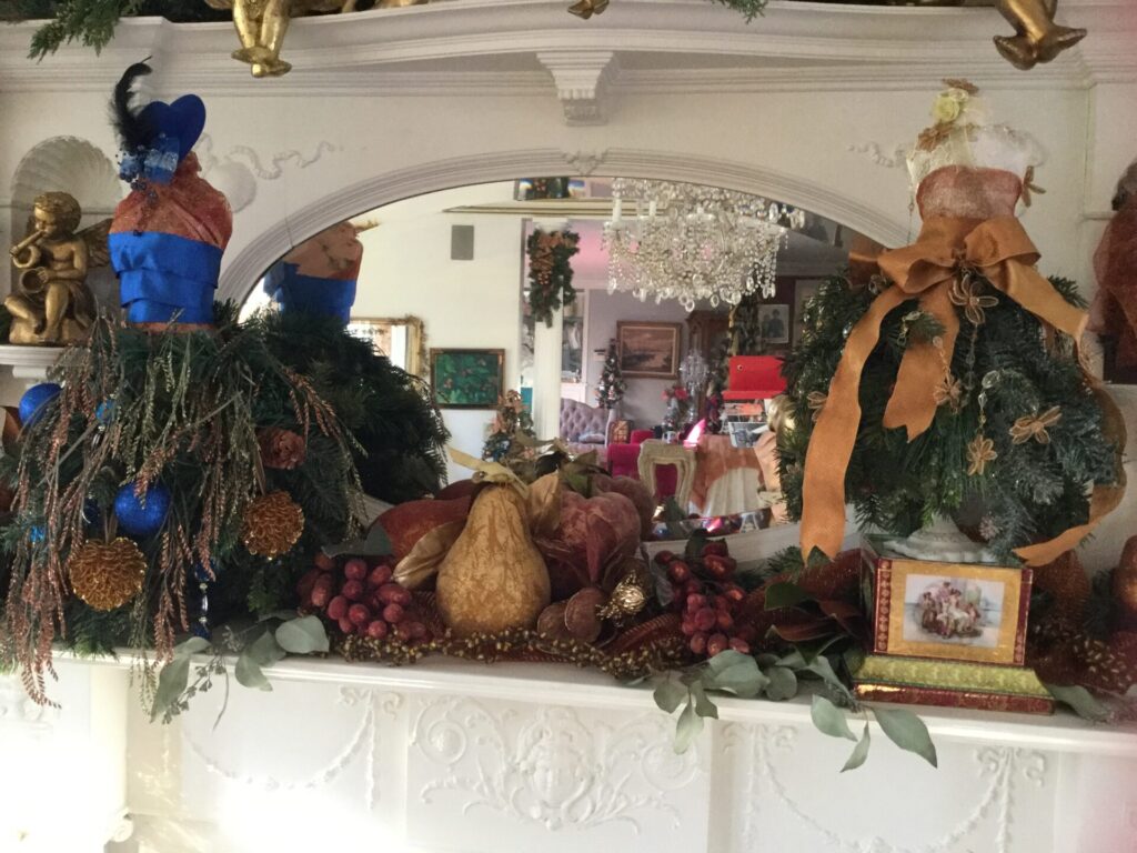 Mantle with Christmas decorations